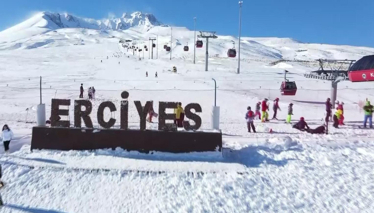 Rehber Erciyes’i Geziyor