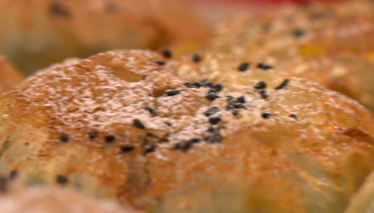 Baklava Hamurundan Otlu Börek