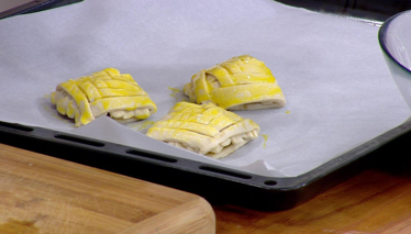 Milföyden Mercimekli Örgü Börek