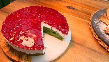 Ispanaklı Narlı Pasta