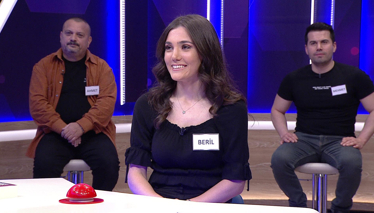 Mitolojik hikâyelere konu olan “Siren Kayalıkları” nın yer aldığı İzmir ilçesi