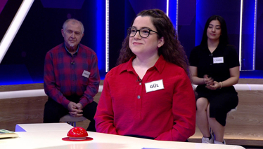 Mat görünümlü ve kadifemsi dokulu bir deri türü