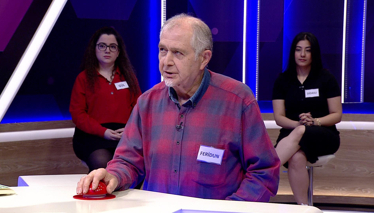 Mecazen, 'Bir çıkar karşılığı, uzlaşarak bir iş yapma' anlamına gelen sözcük