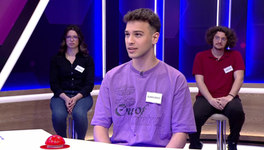 Mecazen ev, aile, soy anlamlarına gelen sözcük