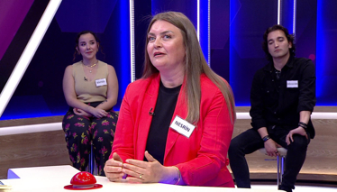 Düz arazide gökle yerin birleşir gibi göründüğü yer