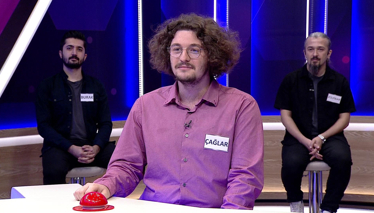 Basketbolda, yakın mesafeden topu sertçe potaya geçirme