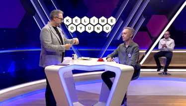 Yukarıdan aşağıya gittikçe alçalan eğimli yer