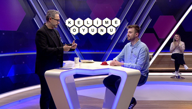 Kişiler veya nesneler arasında bağlantı sağlanan şey, vasıta