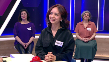 "Yaka iğnesi" anlamına gelen bir söz