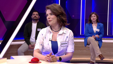 "Bol miktarda, çok fazla olan" anlamına gelen bir söz