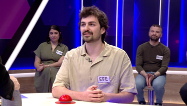 Belirli bir alanda kendine özgü tarz oluşturmuş kişi ya da akım