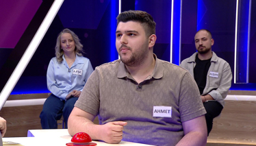 Evcil küçükbaş hayvanların barındığı duvarla çevrili yer