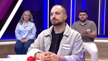 Pikapta çalınarak dinlenen büyük, ince ve dairesel levha