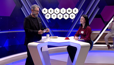 Meyve verebilen, gövdesi odun olmaya elverişli, uzun yıllar yaşayabilen bitki