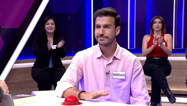 Tadı ekşi veya tatlı olan, ufak çekirdekli bir meyve