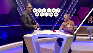 Ateş yakmak için kullanılan reçineli ince odun parçası