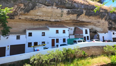 Setenil de las Bodegas Köyü