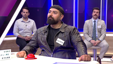 Kızgınlık, öfke ve hoşnutsuzluk ifade eden yüz