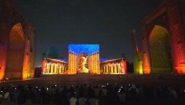 Registan Meydanı Işık Gösterisi