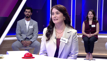 Gösteri yapmak ve dans etmek için düzenlenmiş yer