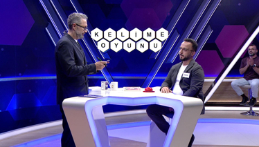 Çukur ve yayvan bir biçimde olan camdan yapılmış kap