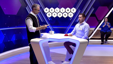 Arazi üzerinde seçilmiş bir işaret noktasının düşeyini gösteren, geometrik biçimli tahta