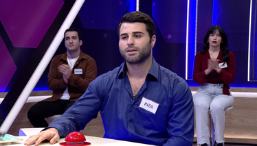 Devlet başkanının bulunduğu yerlere çekilen üç veya dört köşeli bayrak