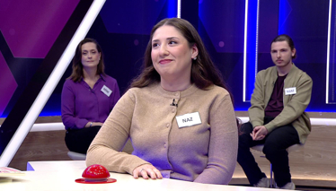 Kelime Oyunu Gözün saydam tabakasının üzerine uygulanan, görmeyi düzeltici mercek