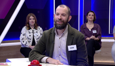 Kelime Oyunu Binek hayvanlarının sırtına konulan, oturmaya yarayan nesne