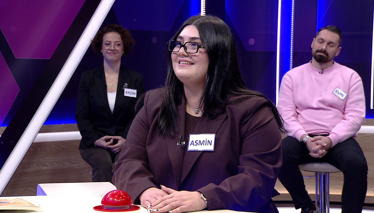 Kelime Oyunu Belli zamanlarda belli yerlerde bir ticari malı sergilemek açılan büyük sergi