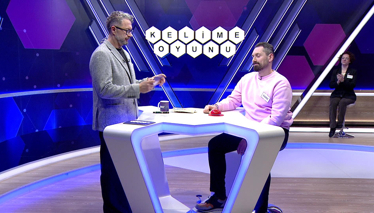 Kelime Oyunu Mecaz olarak "çok konuşma huyu, gevezelik" anlamına gelen bir söz