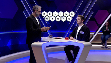 Kelime Oyunu Çeşitli yüzeylerin üzerine serilerek koruma amacıyla kullanılan tekstil ürünü