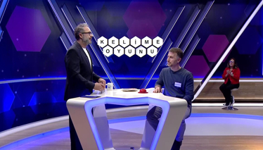 Kelime Oyunu Bir işte emir verme yetkisi bulunan kişi