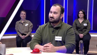 Kelime Oyunu Tarlalarda toprağı işlemek için kullanılan demir saplı bir kazı aracı