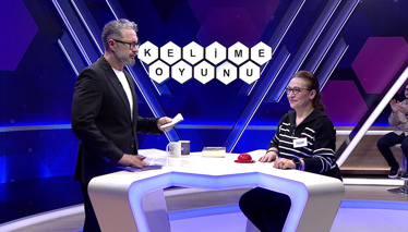 Kelime Oyunu Gök cisimleri de dâhil bütün varlıkların içinde bulunduğu sonsuz boşluk