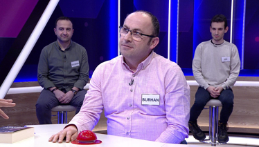 Kelime Oyunu Savaşlarda çeşitli silahlardan korunmak için giyilen demir levhalardan yapılan giysi