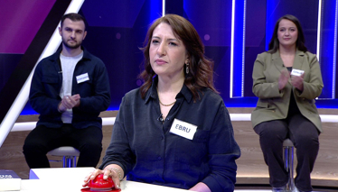 Kelime Oyunu Kimi örtülerin kenarına makineyle yapılan bir süs türü