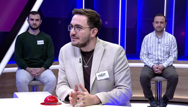 Kelime Oyunu Birleşik bir ışık demetinin bir biçimden geçtikten sonra ayrıldığı renklerden oluşmuş görüntü