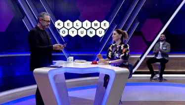 Kelime Oyunu Fotoğraf çekiminde güçlü parıltıya gereksinim duyulduğunda kullanılan lamba