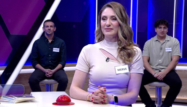 Kelime Oyunu Yemek pişirmek için kullanılan, genellikle geniş ve sığ yapılı mutfak gereci