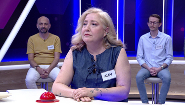 Yürüyerek giden kimse