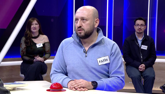 Esnekliği az olan, kolayca eğilip bükülmeyen