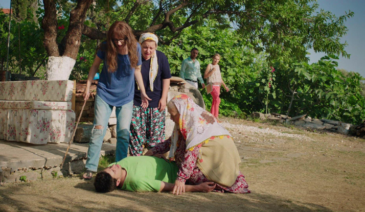 Kalbim Ege'de Kaldı 2.Bölüm'den en komik anlar!