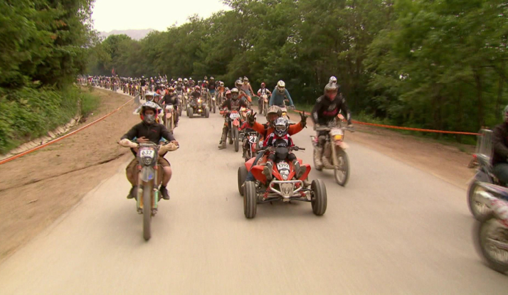 FARKLI VE HEYECANLI 23. BÖLÜM FOTO GALERİ 