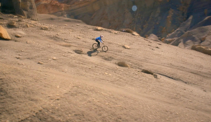 FARKLI VE HEYECANLI 25. BÖLÜM FOTO GALERİ