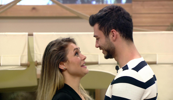 Hazal ve Emre'nin ilan-ı aşkından en özel kareler!