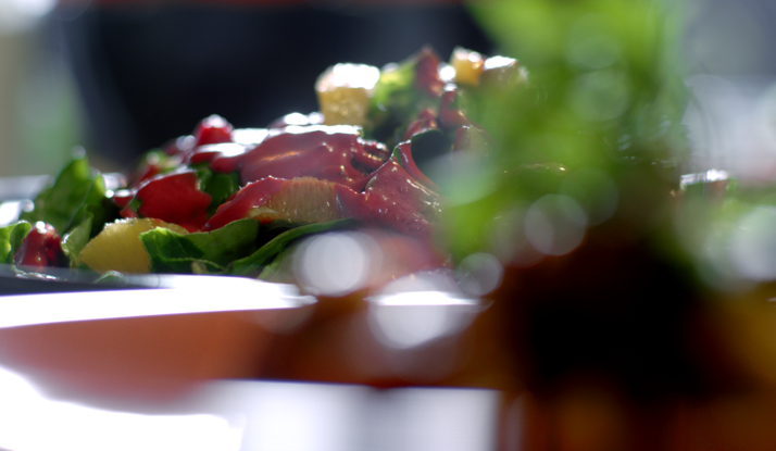 Kırmızı Şarap Ve Sebzeli Dana Ciğer Tencere Yemeği