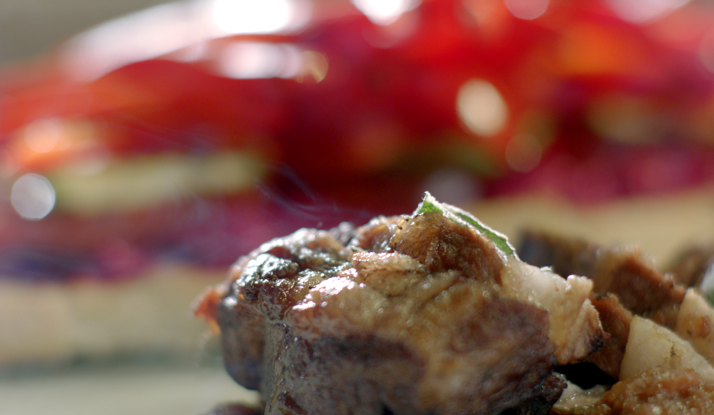 Taze Adaçayı ile Fırınlanmış Kuzu Sırtı 