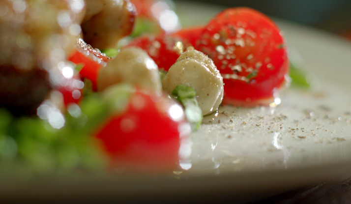 Gravyer ve Taze Kekik Dolgulu Tavuk Göğsü