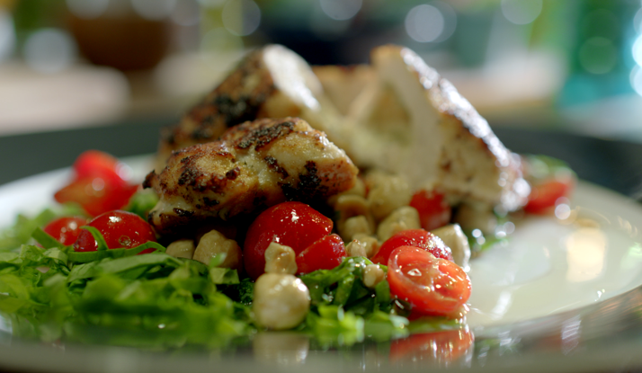 Gravyer ve Taze Kekik Dolgulu Tavuk Göğsü